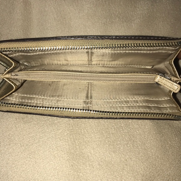 Wallet - Picture 3 of 3